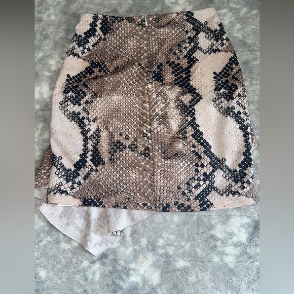 Guess skirt - Picture 5 of 5